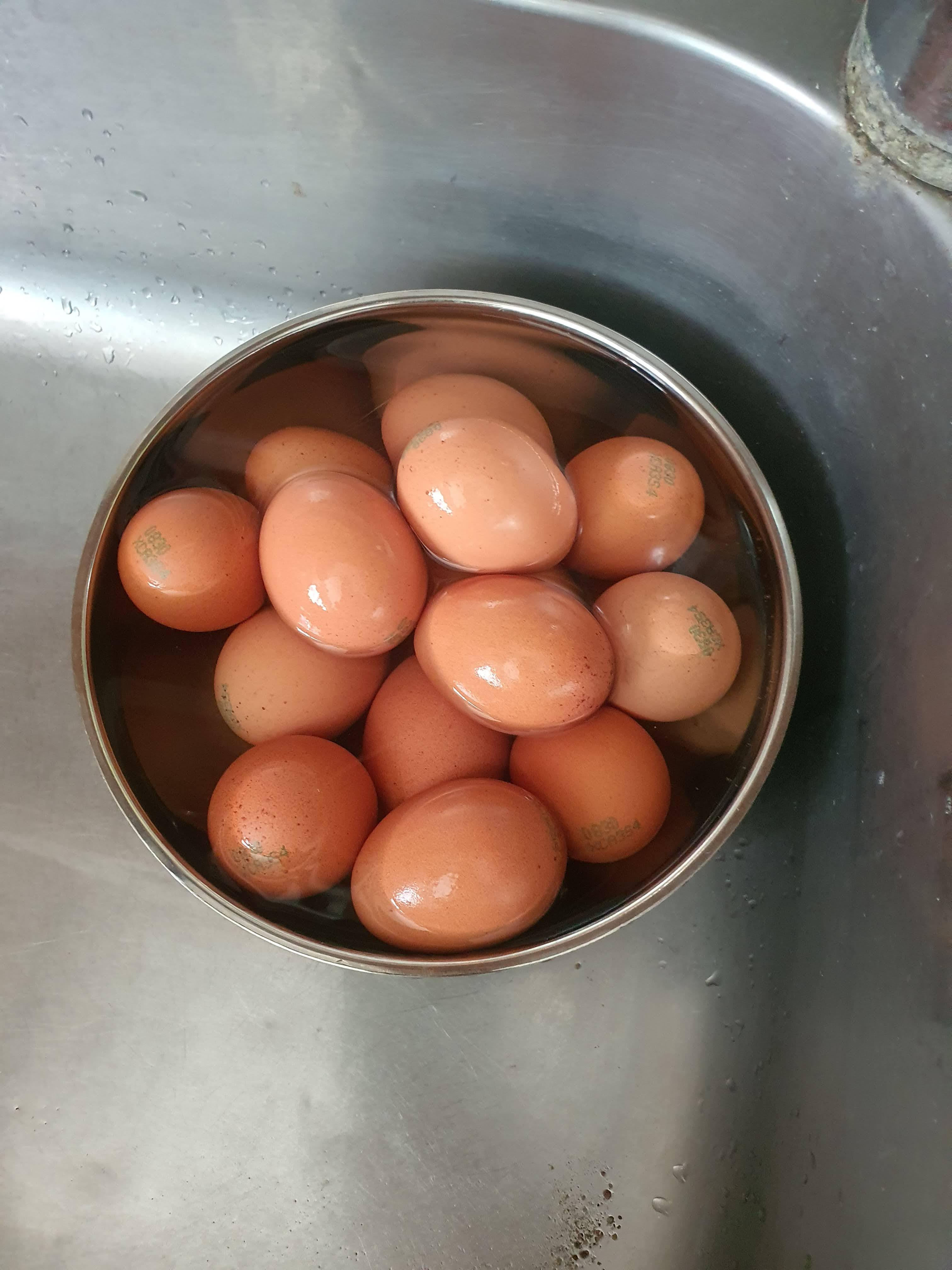 밥솥으로 구운 계란을 만들면서