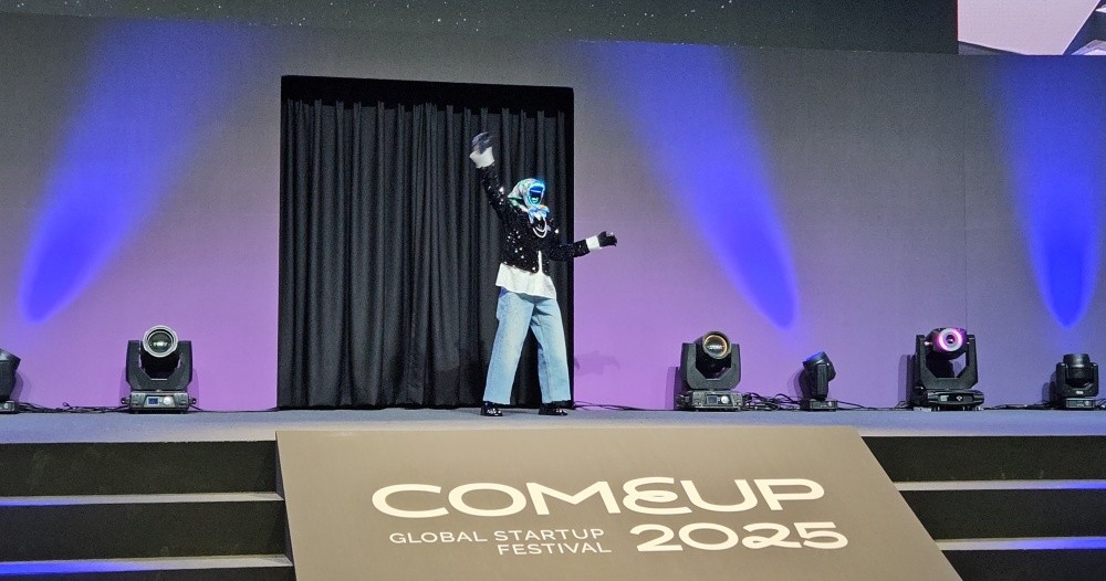 [영상] 지드래곤 노래 맞춰 춤 추는 로봇 아이돌 연습생