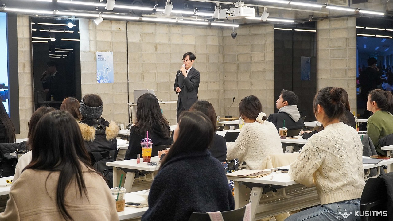 큐시즘에서의 이야기, 예비 디자이너들에게 느낀 점들 - 디자이너의 커리어는 &lsquo;문제 해결의 기록&rsquo;이다