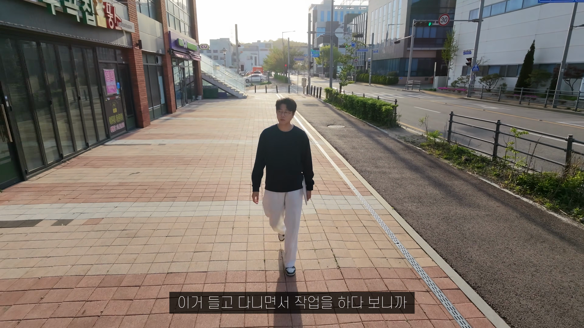 레노버 2026 Yoga Slim 7 Ultra 실사용 리뷰: 975g 초경량 AI 노트북, 메인으로 써도 될까?